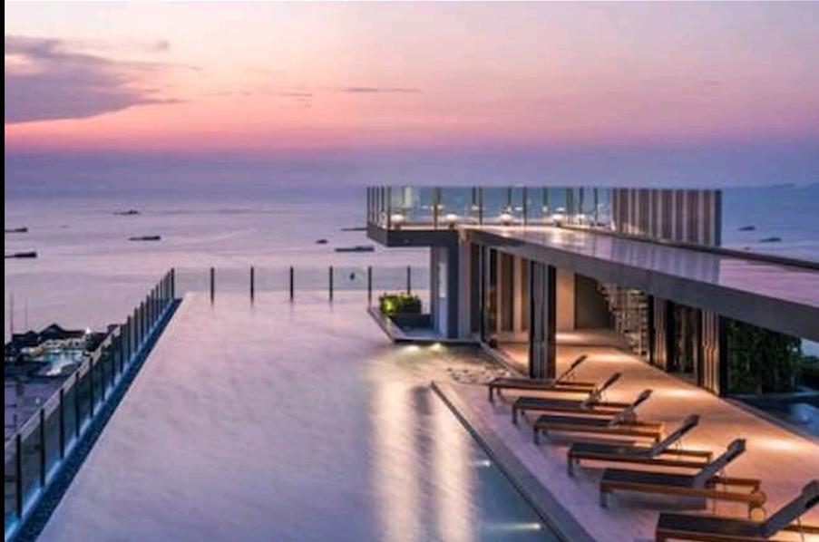 The Base Central Pattaya Eksteriør billede