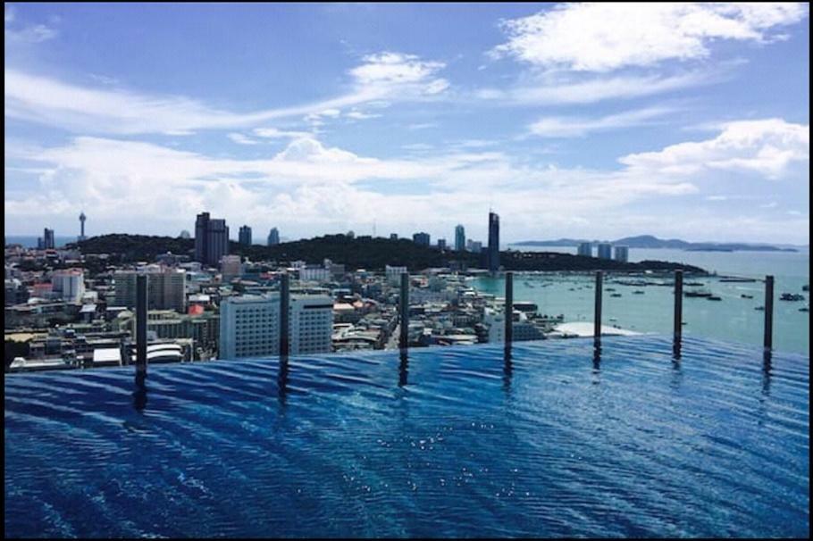 The Base Central Pattaya Eksteriør billede