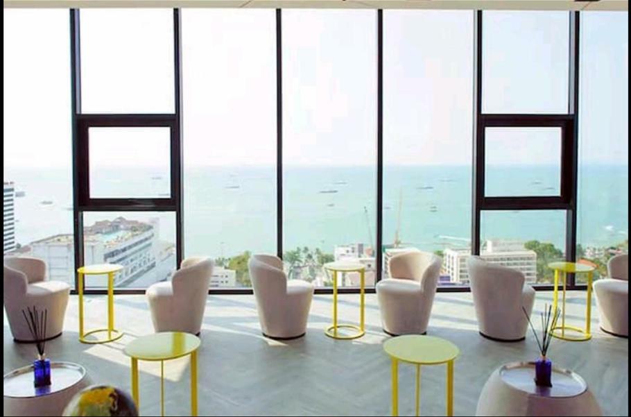 The Base Central Pattaya Eksteriør billede